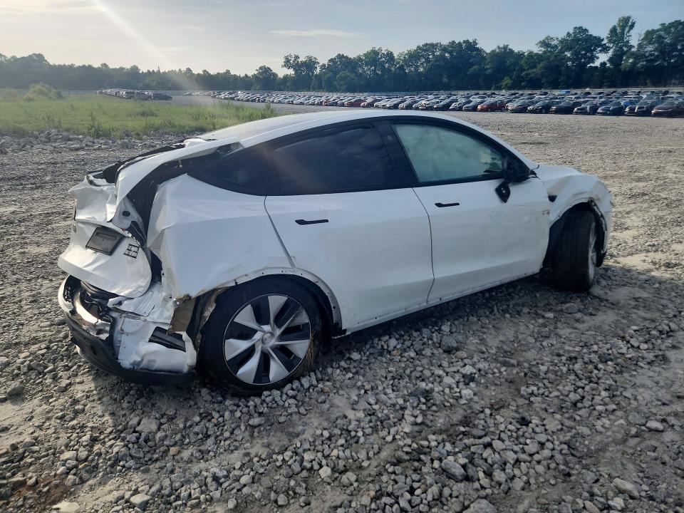 Photo 3 from auction – 2024 TESLA MODEL Y with VIN 7SAYGDEDXRF041691