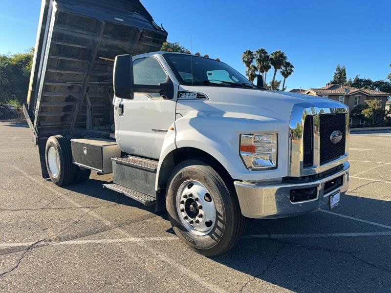 2022 FORD F650