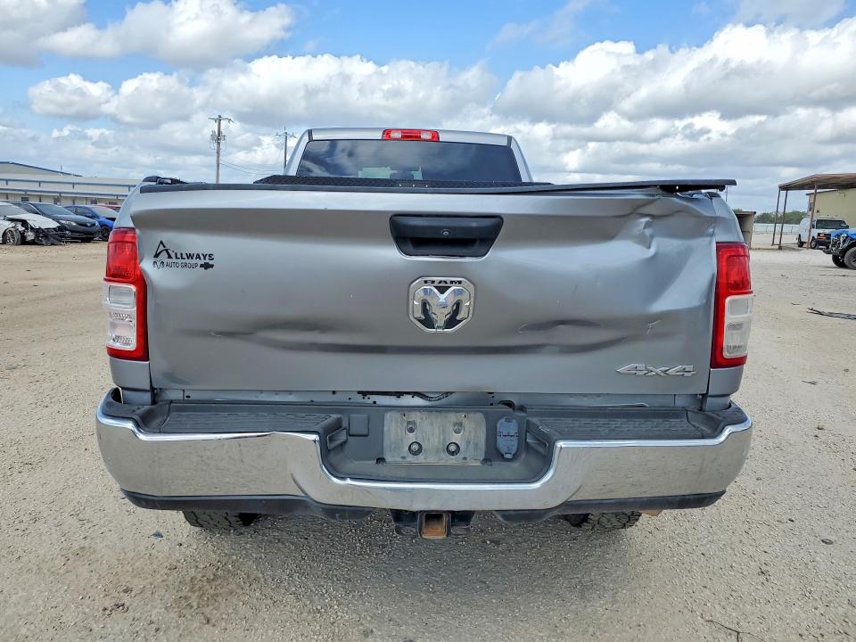 Photo 6 from auction – 2023 RAM 2500 with VIN 3C6UR5HL2PG524900