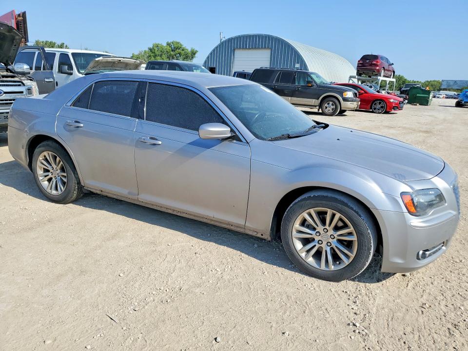 Photo 4 from auction – 2014 CHRYSLER 300 with VIN 2C3CCABGXEH120187