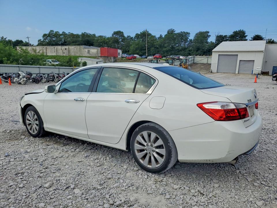 Photo 2 from auction – 2015 HONDA ACCORD with VIN 1HGCR3F82FA012334