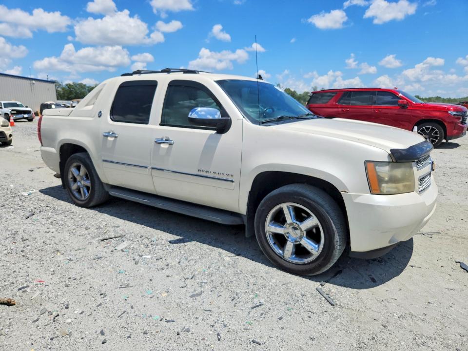 Photo 4 from auction – 2013 CHEVROLET AVALANCHE with VIN 3GNTKGE77DG339661
