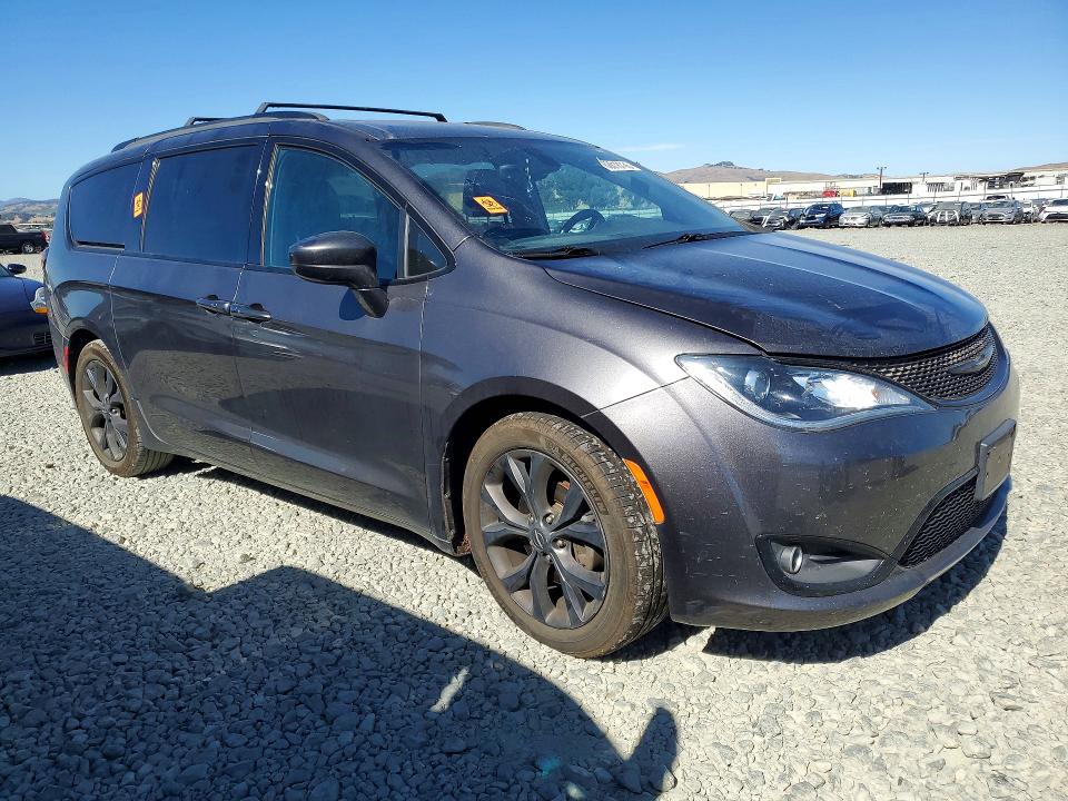 Photo 4 from auction – 2018 CHRYSLER PACIFICA with VIN 2C4RC1EG7JR289363