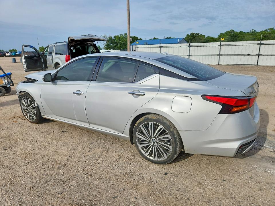 Photo 2 from auction – 2023 NISSAN ALTIMA with VIN 1N4BL4EV6PN413569