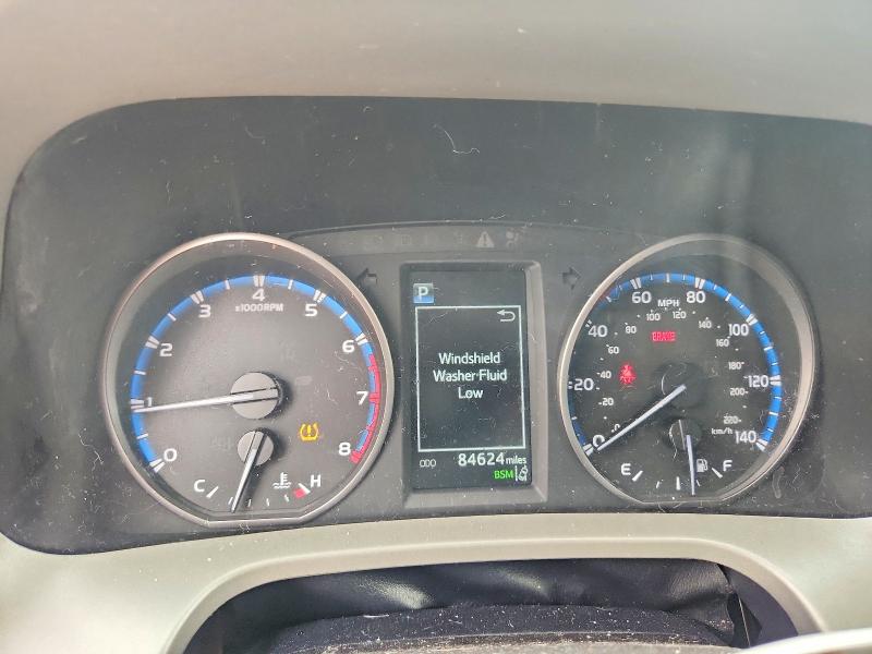 Photo 9 from auction – 2018 TOYOTA RAV4 with VIN 2T3WFREV9JW414294