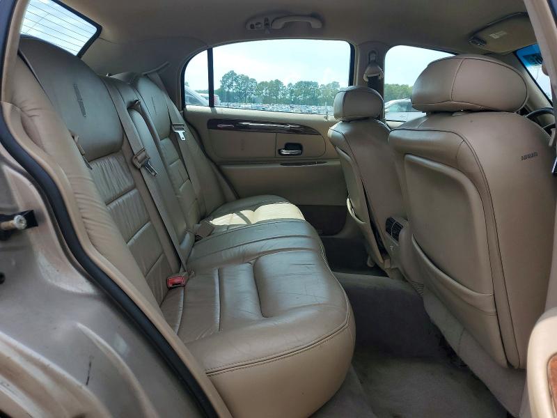 Photo 10 from auction – 2001 LINCOLN TOWN CAR with VIN 1LNHM81W31Y632823