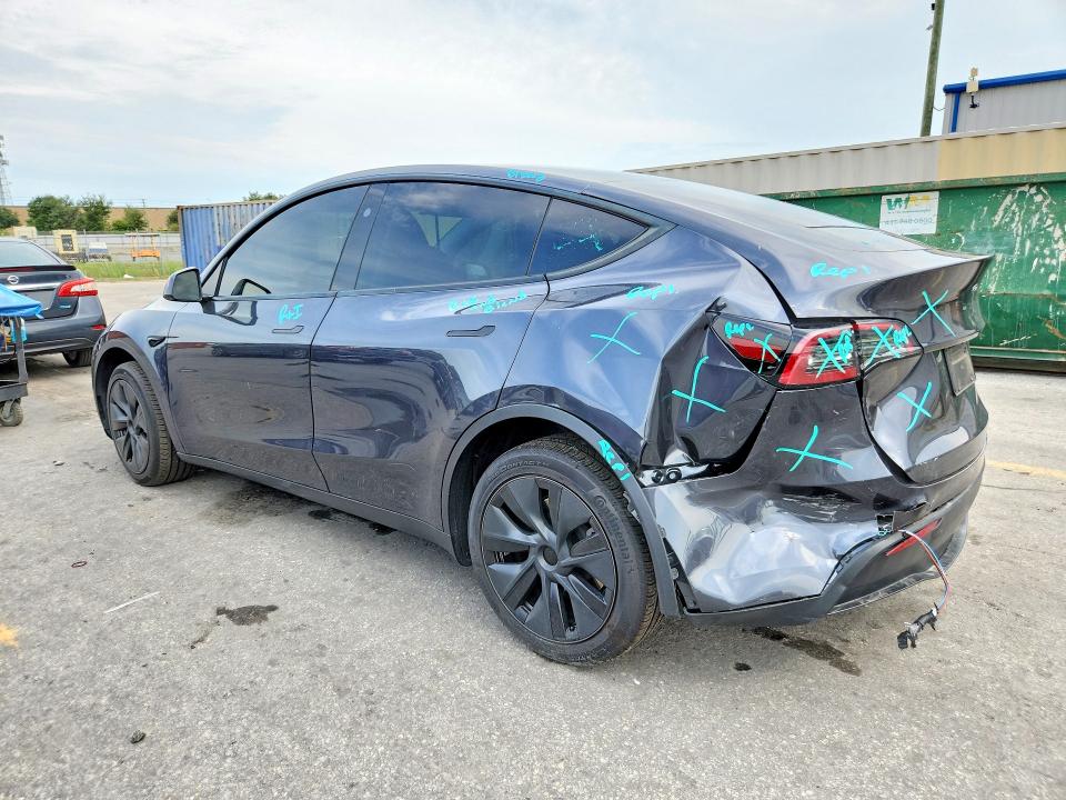 Photo 2 from auction – 2025 TESLA MODEL Y with VIN 7SAYGDEE7SA346237