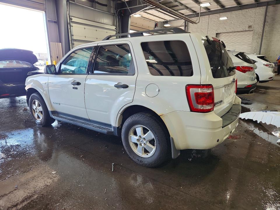 Foto 2 de la subasta – 2008 FORD ESCAPE con VIN 1FMCU93158KB89721
