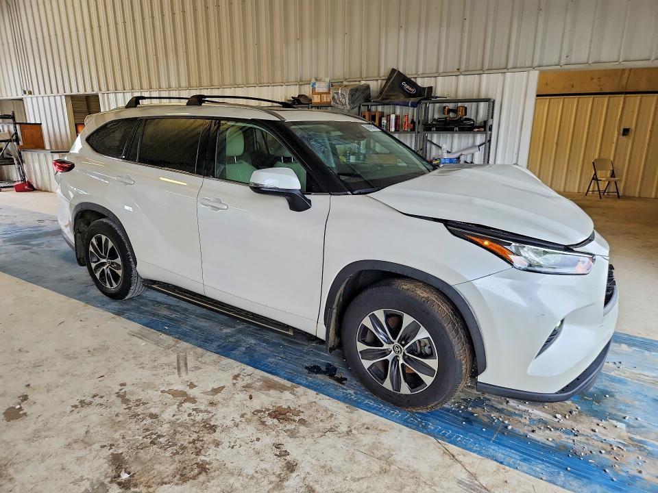 Photo 4 from auction – 2020 TOYOTA HIGHLANDER with VIN 5TDGZRAH5LS028729