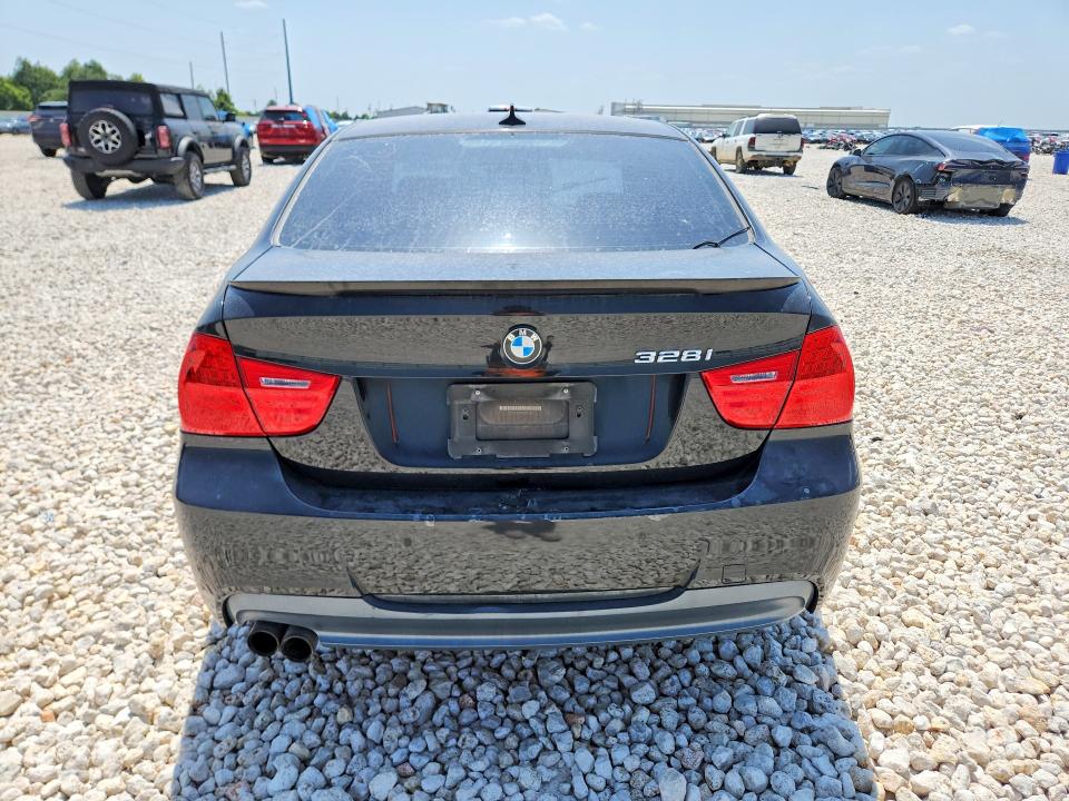 Photo 6 from auction – 2011 BMW 328 with VIN WBAPH7G52BNN04702