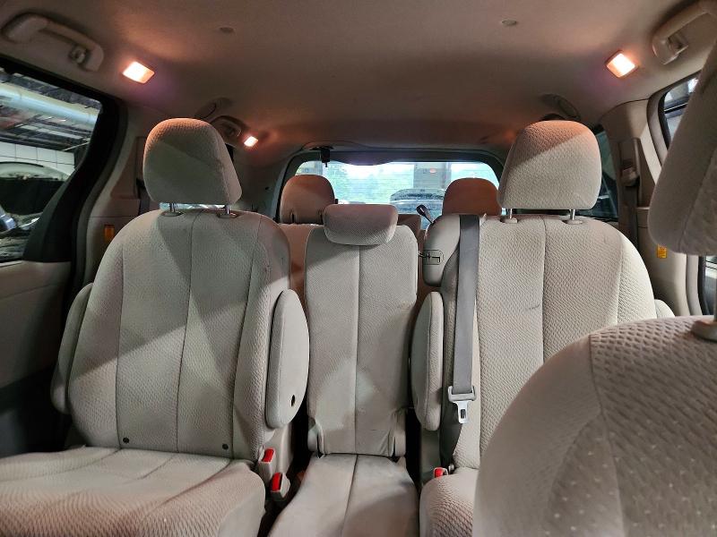 Photo 10 from auction – 2011 TOYOTA SIENNA with VIN 5TDKK3DC3BS032658