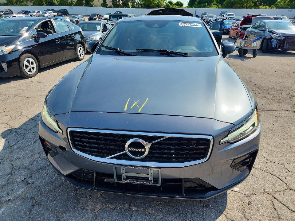 Photo 5 from auction – 2019 VOLVO S60 with VIN 7JR102FM5KG013249