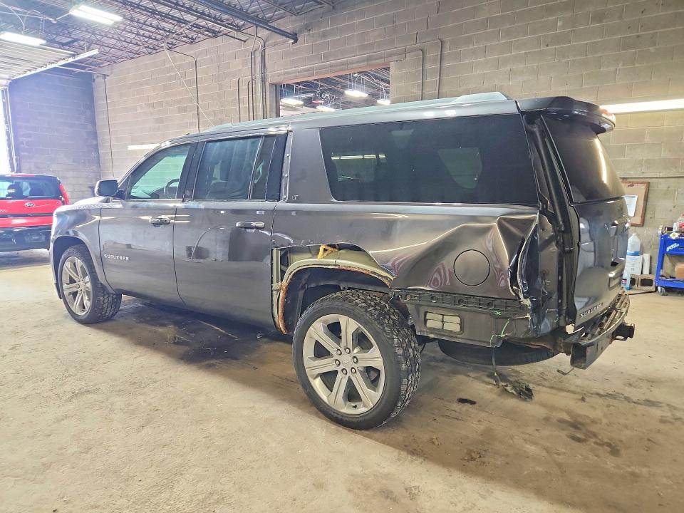 Снимка 2 от търг – 2017 CHEVROLET SUBURBAN с VIN 1GNSKHKCXHR375997