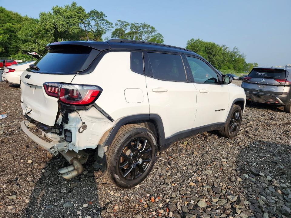 Photo 3 from auction – 2022 JEEP COMPASS with VIN 3C4NJDBB2NT194436