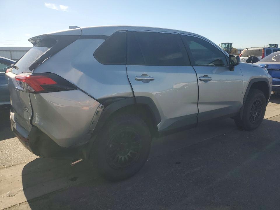 Photo 3 from auction – 2022 TOYOTA RAV4 with VIN 2T3F1RFV7NW279139