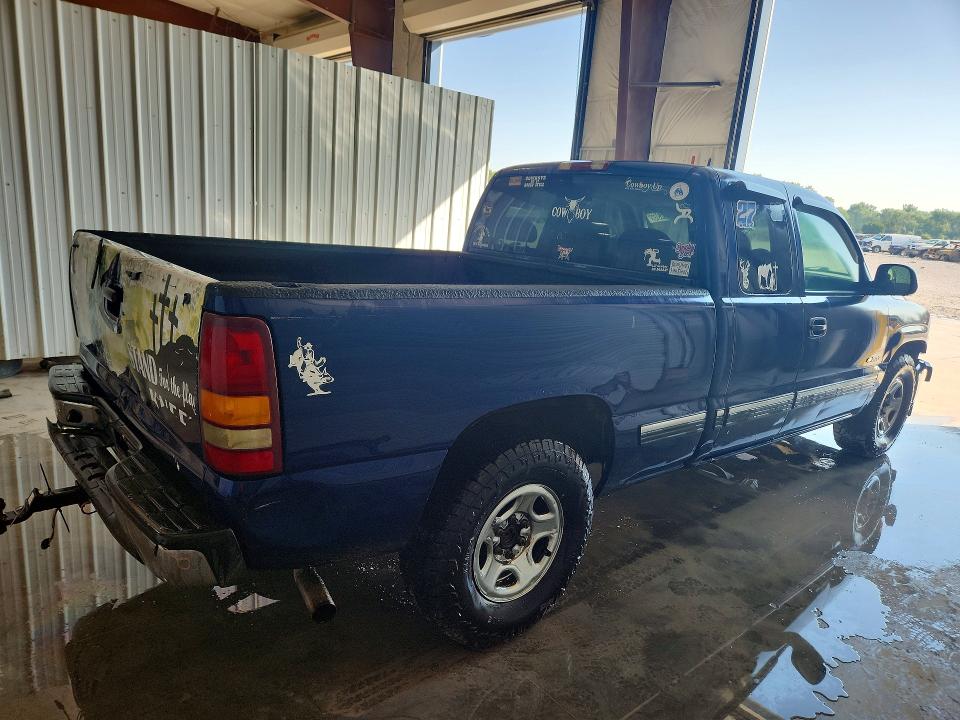 Photo 3 from auction – 2002 CHEVROLET SILVERADO with VIN 2GCEC19V921282065