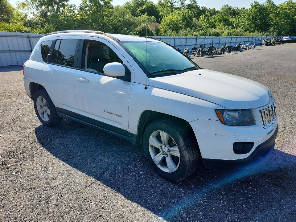 Снимка 4 от търг – 2016 JEEP COMPASS с VIN 1C4NJDEB4GD690942