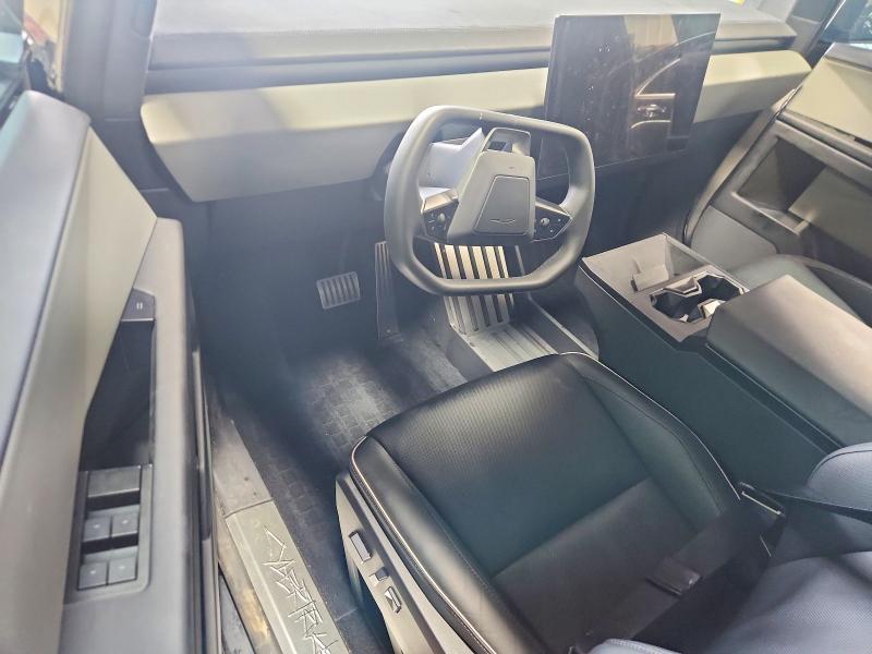 Photo 8 from auction – 2025 TESLA CYBERTRUCK with VIN 7G2CEHEE7SA062365