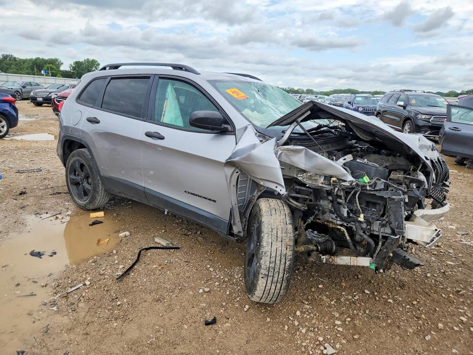Photo 4 from auction – 2017 JEEP CHEROKEE with VIN 1C4PJMAB5HW567106