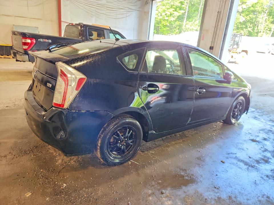 Photo 3 from auction – 2015 TOYOTA PRIUS with VIN JTDKN3DU6F1995539