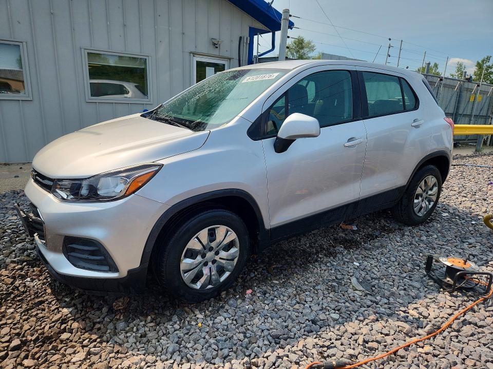 CHEVROLET TRAX 2018 with VIN KL7CJKSB9JB733672 - Photo from auction