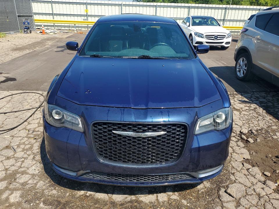 Photo 5 from auction – 2016 CHRYSLER 300 with VIN 2C3CCAGGXGH224996