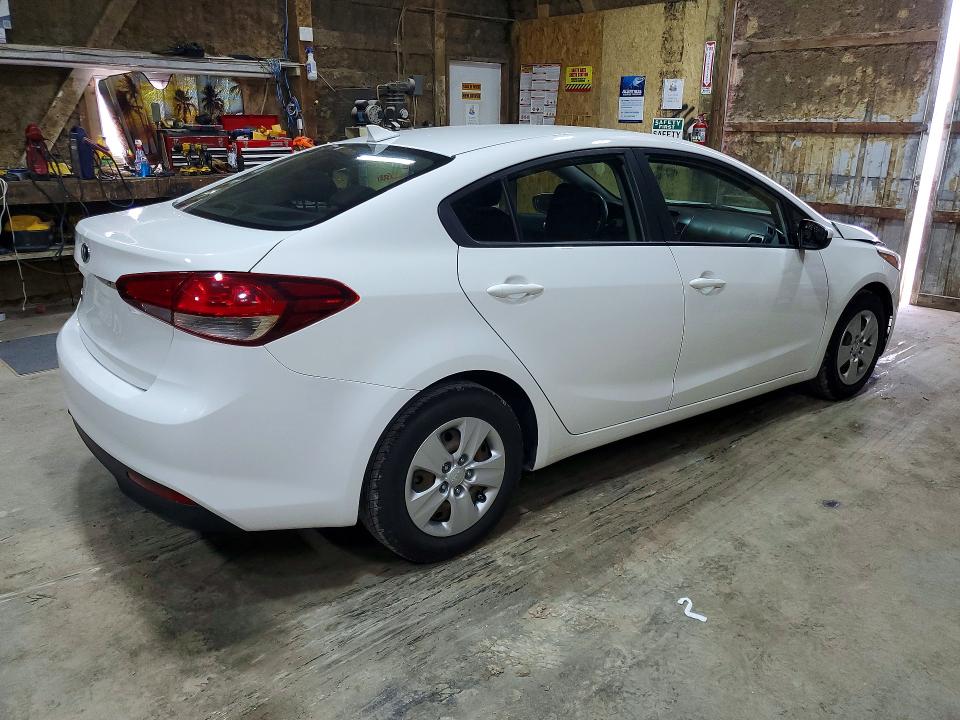 Photo 3 from auction – 2018 KIA FORTE with VIN 3KPFK4A71JE256857