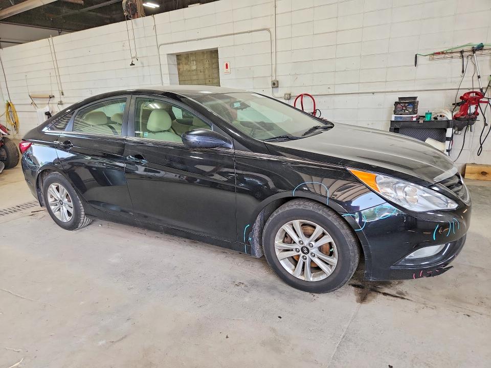 Photo 4 from auction – 2013 HYUNDAI SONATA with VIN 5NPEB4AC5DH699425