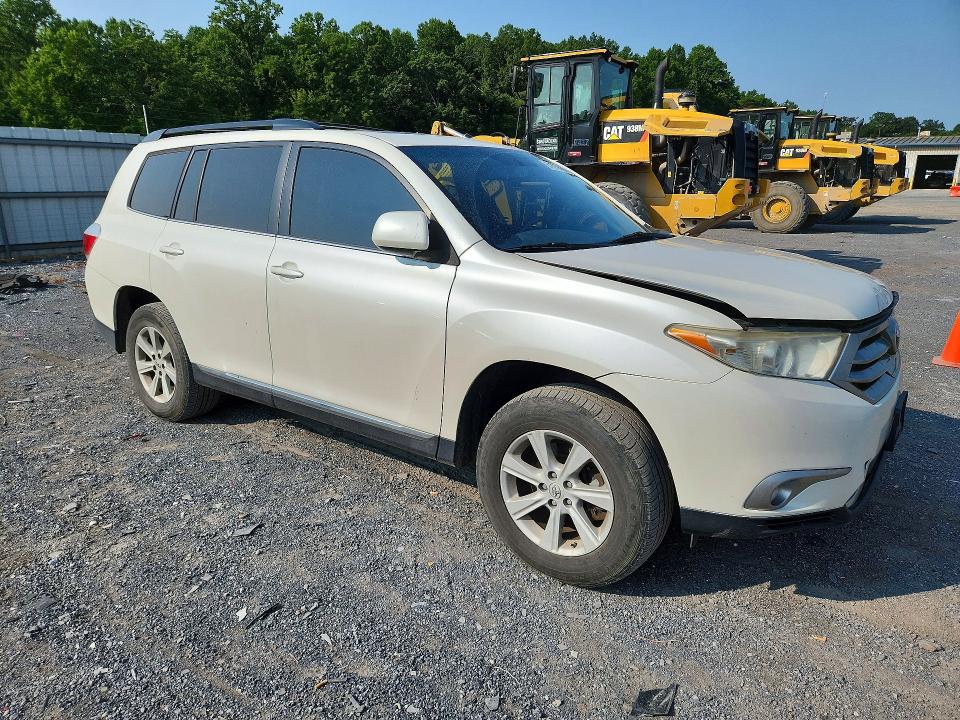 Photo 4 from auction – 2013 TOYOTA HIGHLANDER with VIN 5TDBK3EH8DS254884