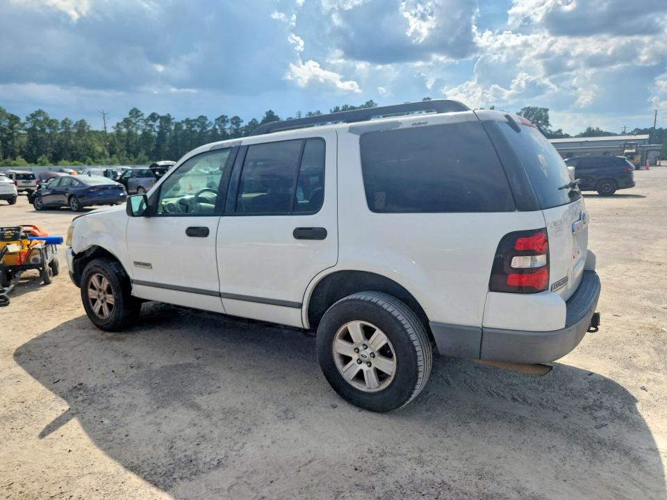 Photo 2 from auction – 2006 FORD EXPLORER with VIN 1FMEU62EX6UB54055