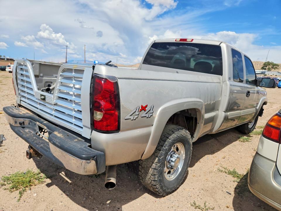 Photo 3 from auction – 2004 CHEVROLET SILVERADO with VIN 1GCHK29284E394305