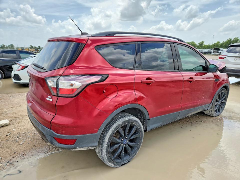 Photo 3 from auction – 2017 FORD ESCAPE with VIN 1FMCU0GDXHUC87194