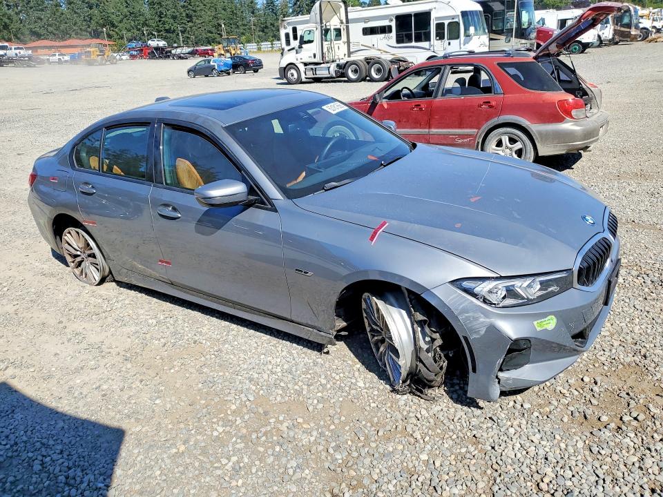 Photo 4 from auction – 2023 BMW 330E with VIN 3MW39FF04P8C95291