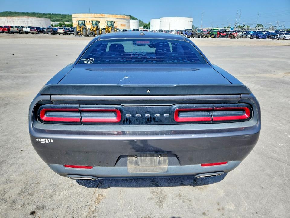 Photo 6 from auction – 2018 DODGE CHALLENGER with VIN 2C3CDZAG5JH333653