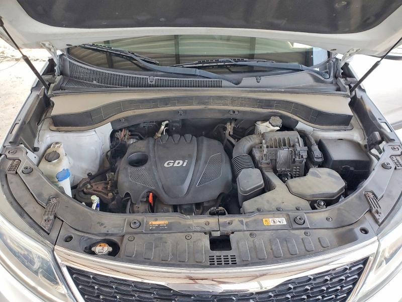 Photo 11 from auction – 2015 KIA SORENTO with VIN 5XYKTCA68FG597695