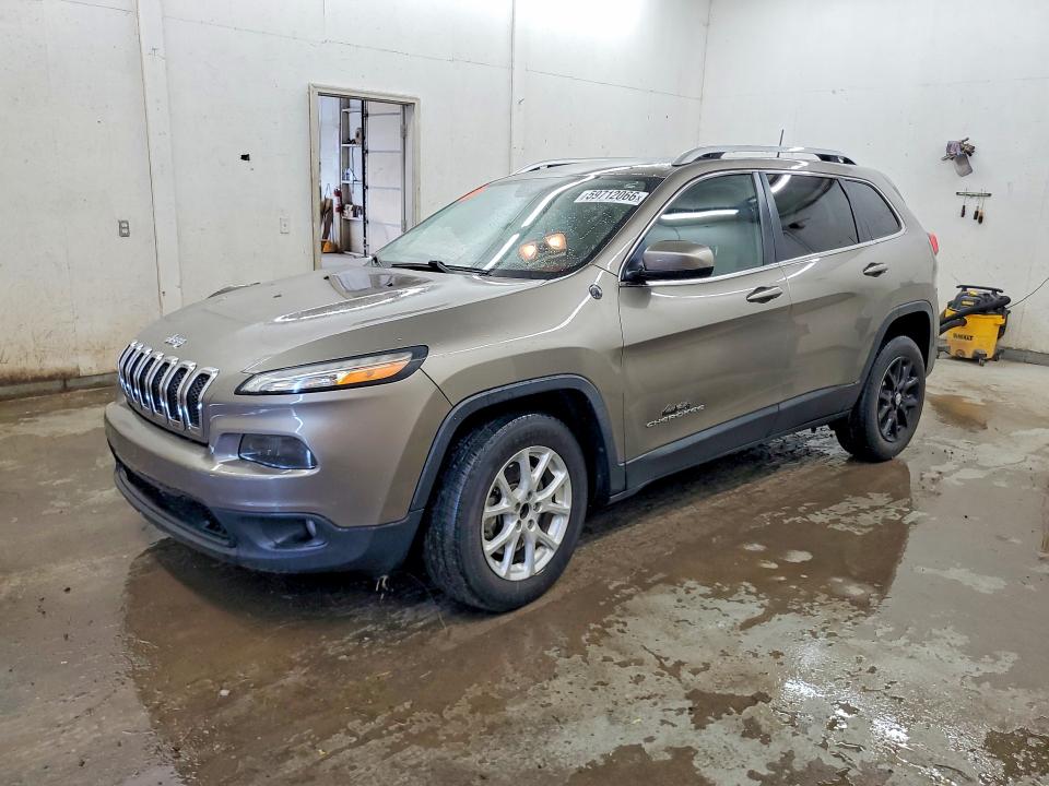 JEEP CHEROKEE 2016 with VIN 1C4PJMCS0GW283412 - Photo from auction