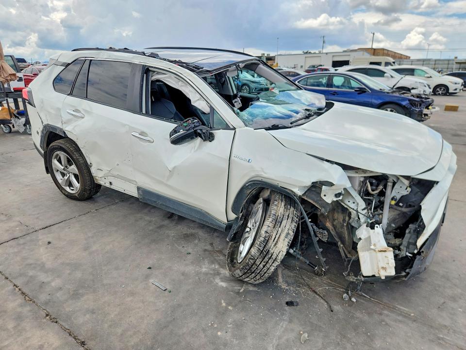 Photo 4 from auction – 2021 TOYOTA RAV4 with VIN 4T3D6RFVXMU057623