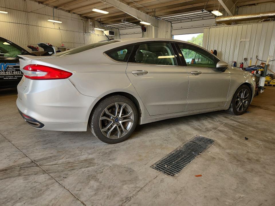 Photo 3 from auction – 2017 FORD FUSION with VIN 3FA6P0H97HR237787