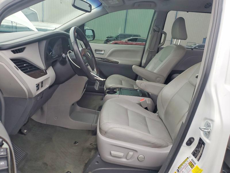 Photo 7 from auction – 2017 TOYOTA SIENNA with VIN 5TDYZ3DC3HS833783