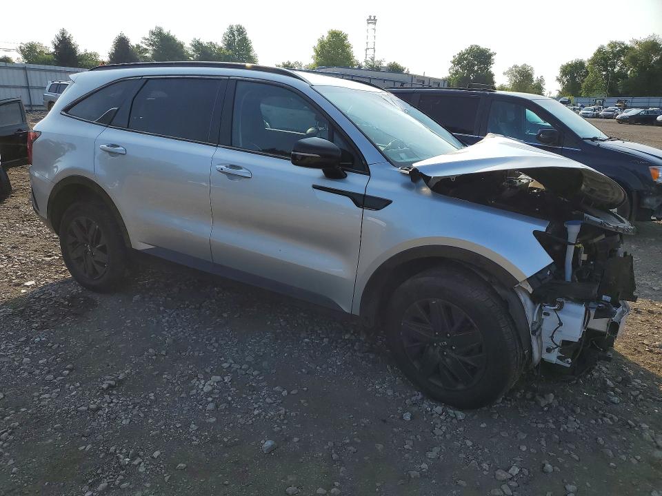 Снимка 4 от търг – 2021 KIA SORENTO с VIN 5XYRHDLF7MG059442