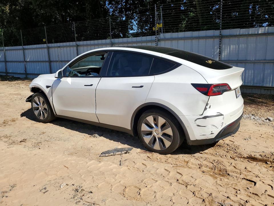 Photo 2 from auction – 2021 TESLA MODEL Y with VIN 5YJYGDEE0MF144830