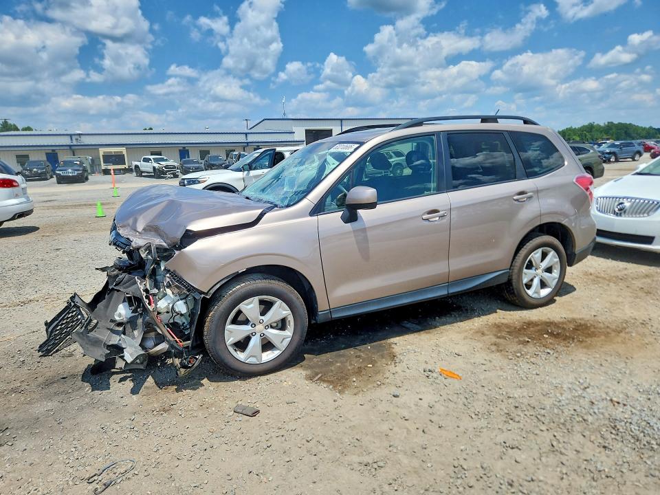 SUBARU FORESTER 2015 with VIN JF2SJADC7FH574235 - Photo from auction