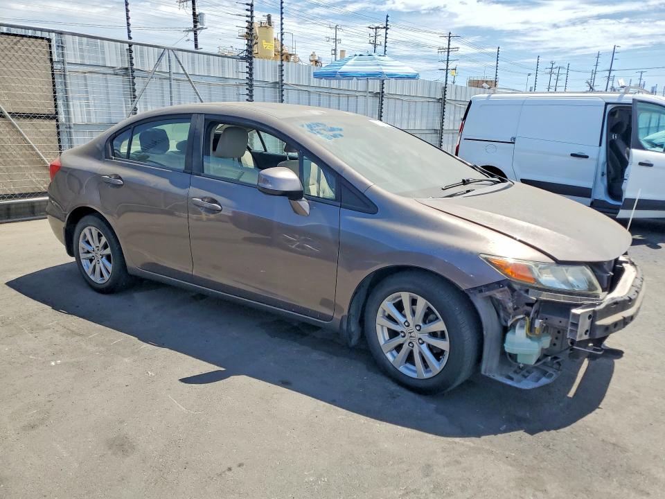 Photo 4 from auction – 2012 HONDA CIVIC with VIN 2HGFB2F82CH610142