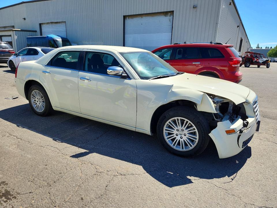 Photo 4 from auction – 2010 CHRYSLER 300 with VIN 2C3CA4CDXAH307211