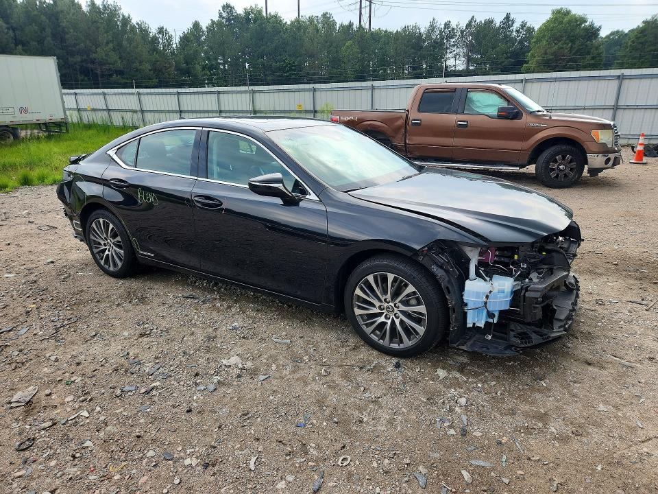 Photo 4 from auction – 2021 LEXUS ES with VIN 58ADA1C17MU004235