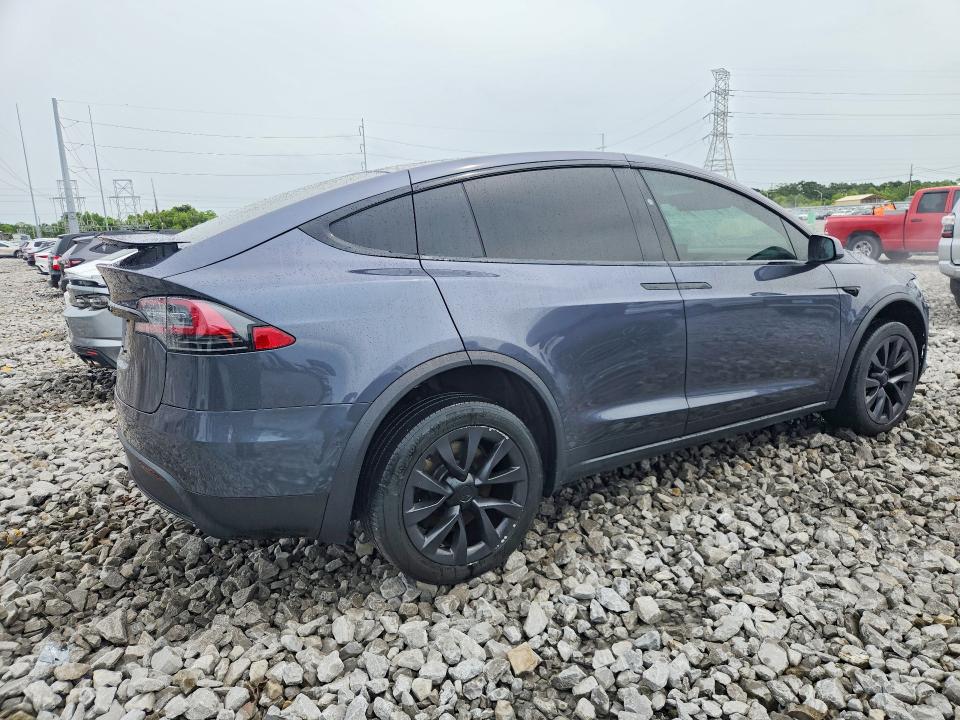 Photo 3 from auction – 2022 TESLA MODEL X with VIN 7SAXCBE54NF330371