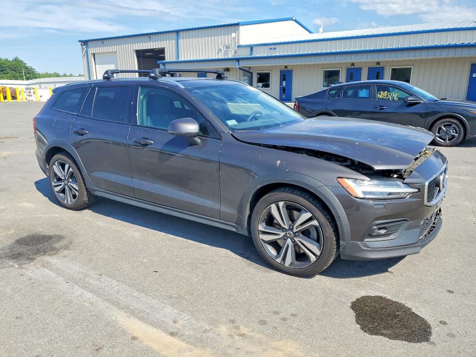 Photo 4 from auction – 2023 VOLVO V60 with VIN YV4L12WZ1P2106352
