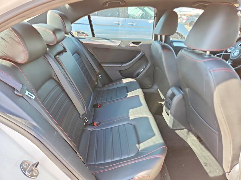 Photo 10 from auction – 2013 VOLKSWAGEN JETTA with VIN 3VW4S7AJ2DM299518