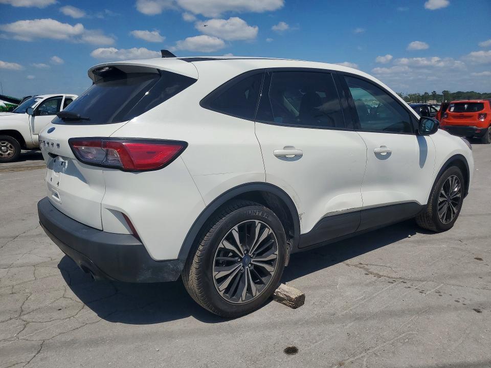 Foto 3 de la subasta – 2022 FORD ESCAPE con VIN 1FMCU0G66NUC00534