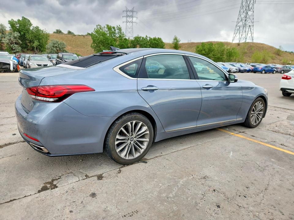 Photo 3 from auction – 2015 HYUNDAI GENESIS with VIN KMHGN4JE3FU022816